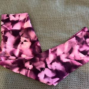 Lululemon Wunder Under Crop Blush Blossom Alpine White Candy Pink